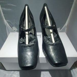 Aerosoles women black high heel shoes